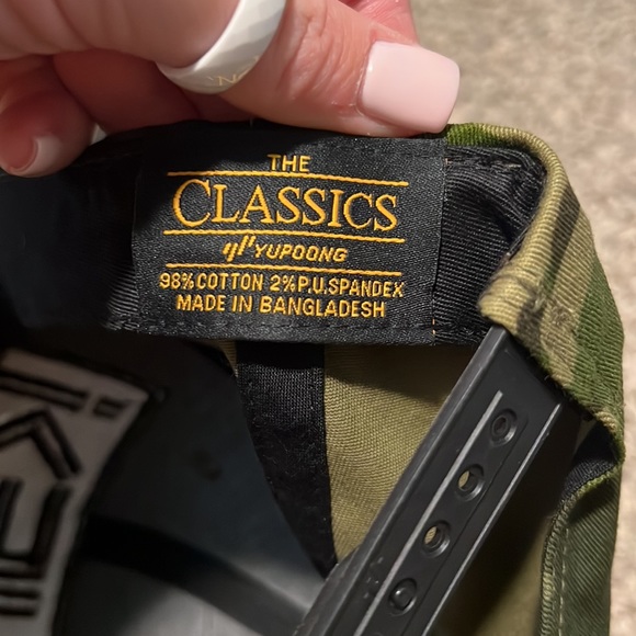 Snap back HE>I camo hat - Picture 4 of 5